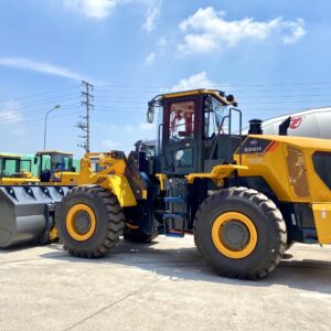 Máy xúc lật LIUGONG CLG856H - gầu 4.2m3 bản cao cấp